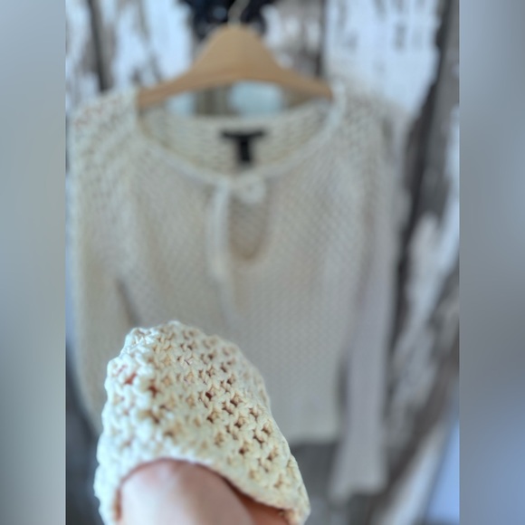 Abercrombie & Fitch Crochet Top Size Small Cream 100% Cotton V Neck Tie … - Picture 5 of 9